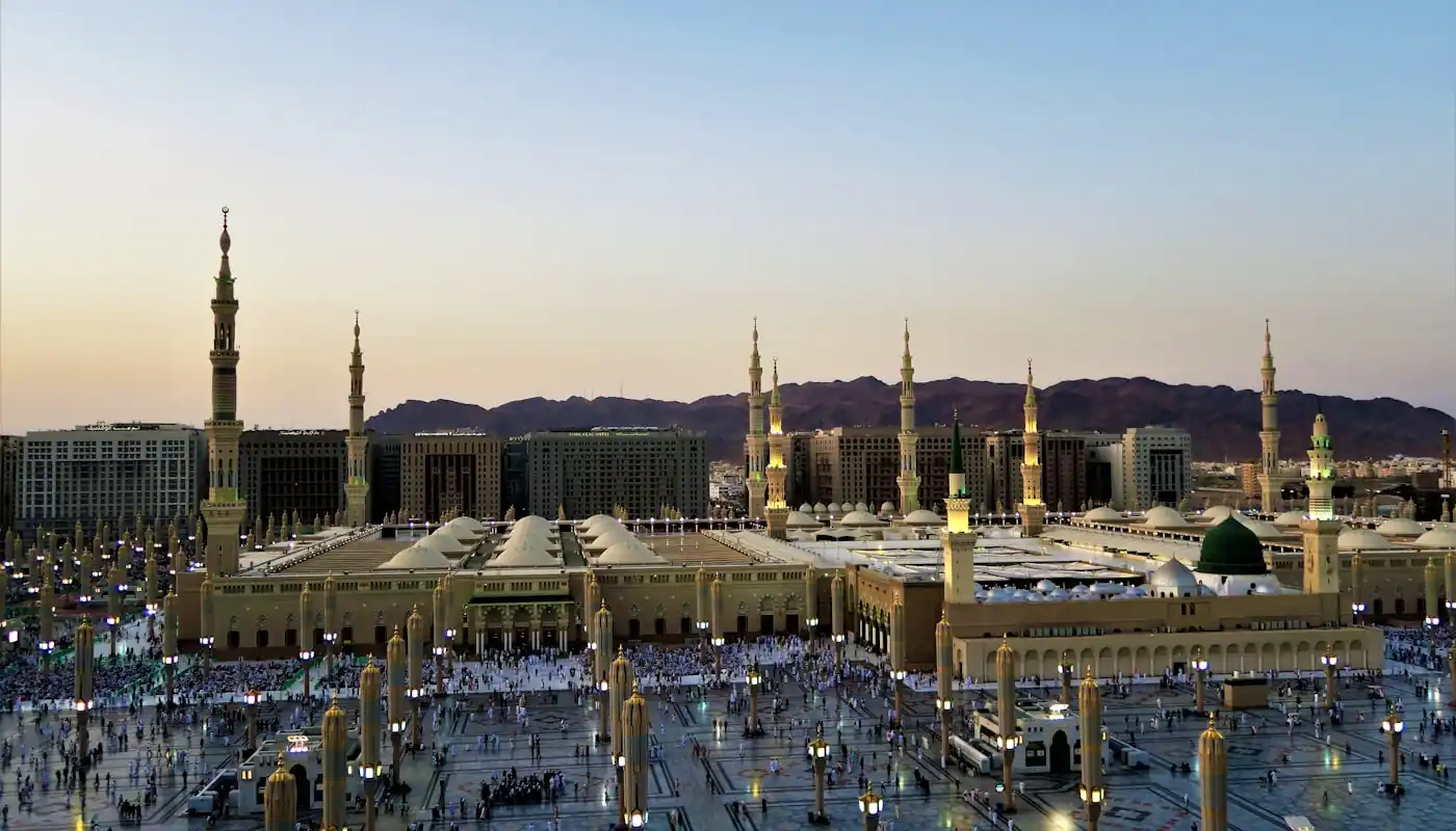 Masjid an-Nabawi in Madinah for umrah packages uk with Al Buraq Travels