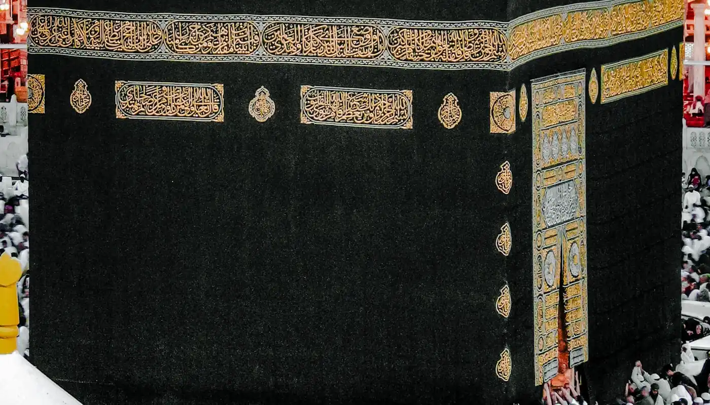 Kaaba during tawaf for Ramadan umrah packages with Al Buraq Travels UK